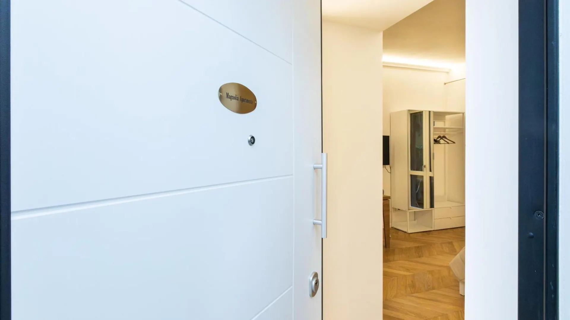 Magnoliaapartments - 2 Unione Duomo ミラノ 0*,  イタリア